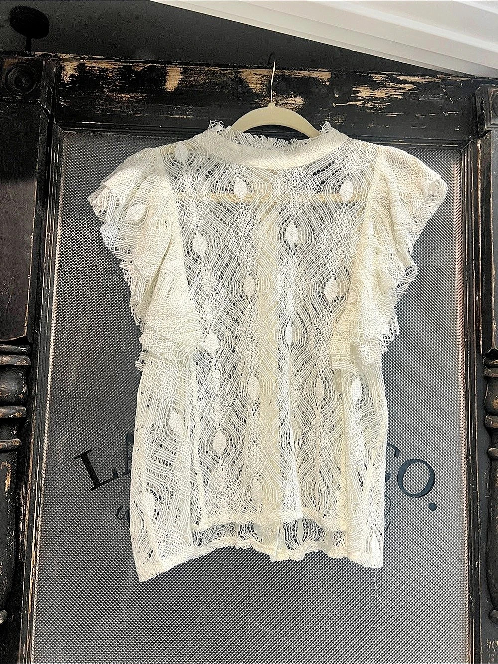 Sweet & Sinful Cream Lace Ruffle Sleeve Blouse Like New